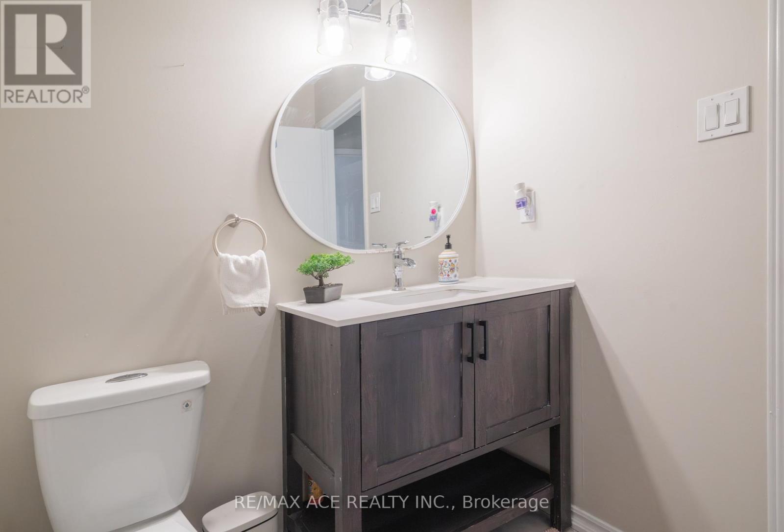 Photo 26 of 50 Soper Creek Drive, Clarington ON