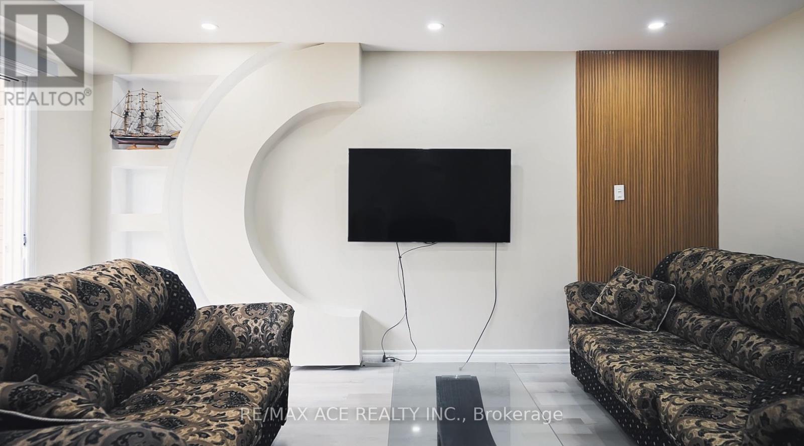 Photo 19 of 50 Soper Creek Drive, Clarington ON