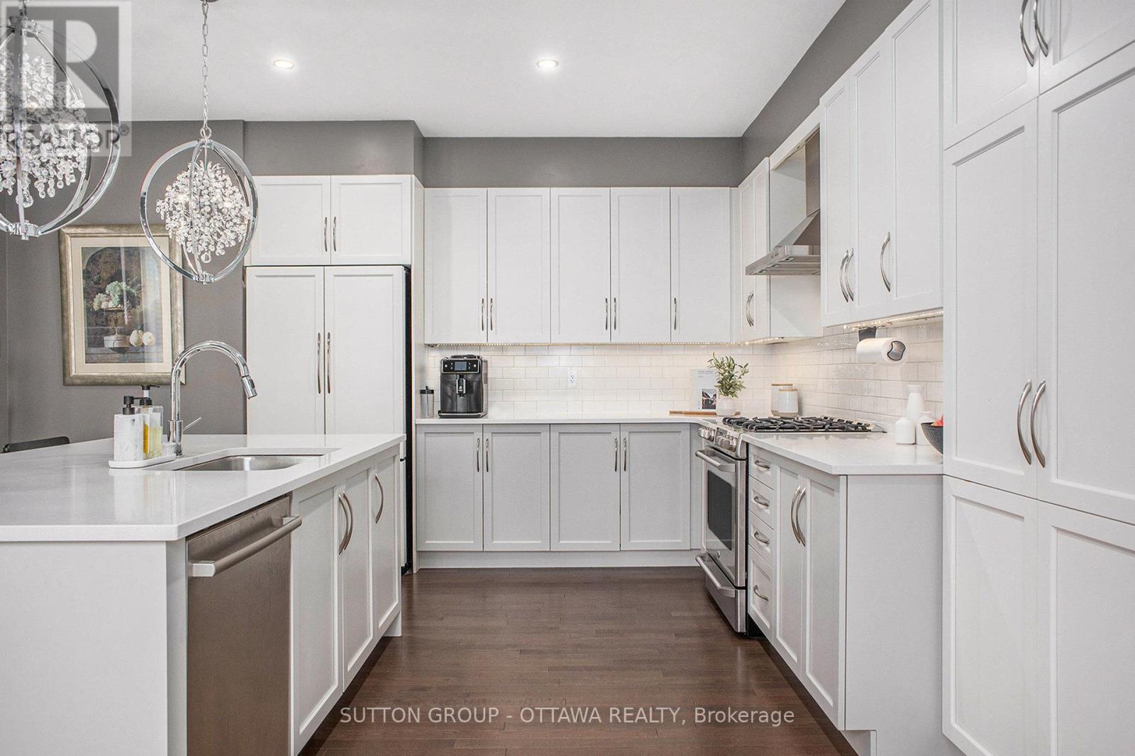 Photo 6 of 156 Asper Trail Circle N, Ottawa ON