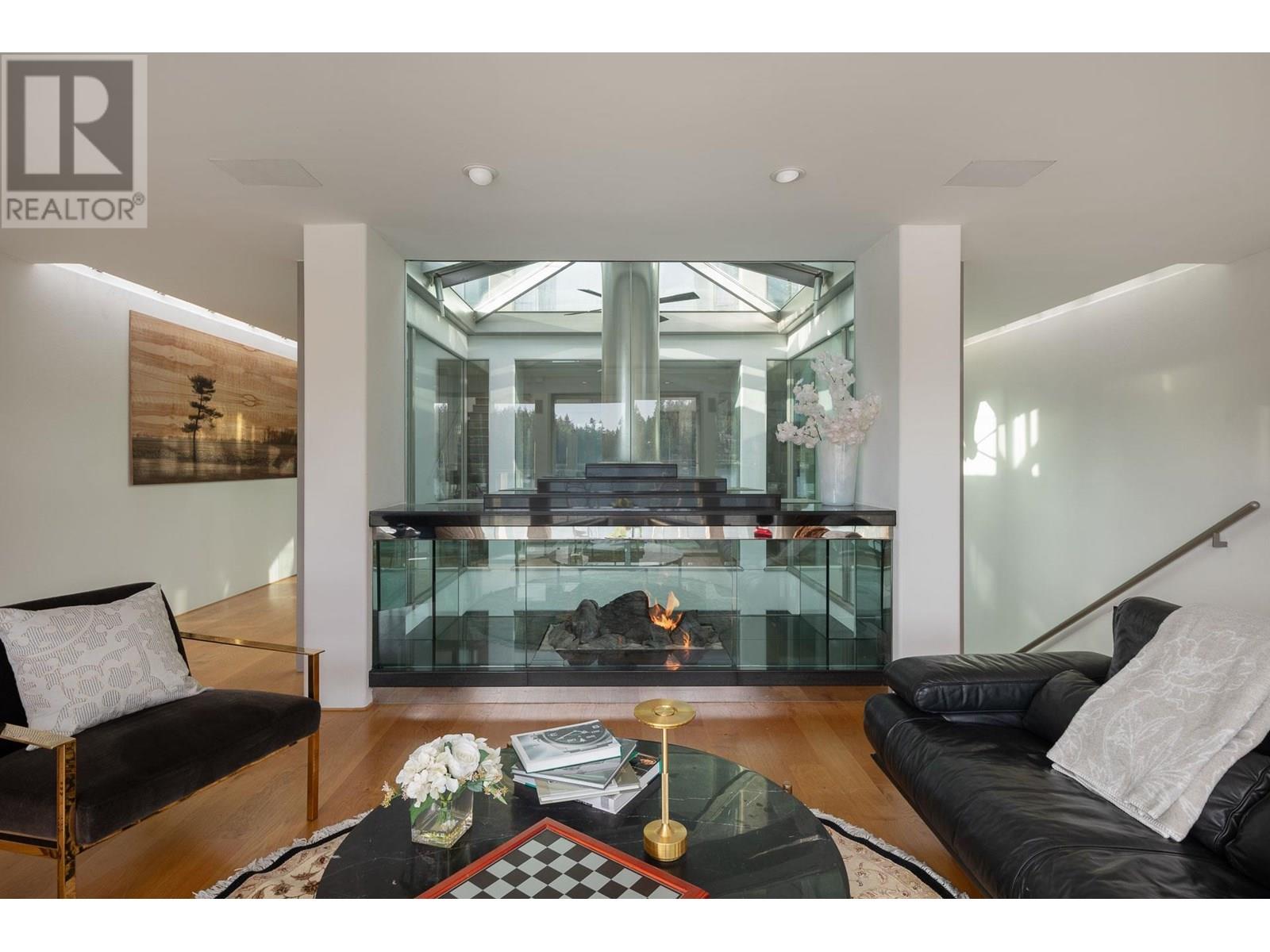 2724 PANORAMA DRIVE, North Vancouver