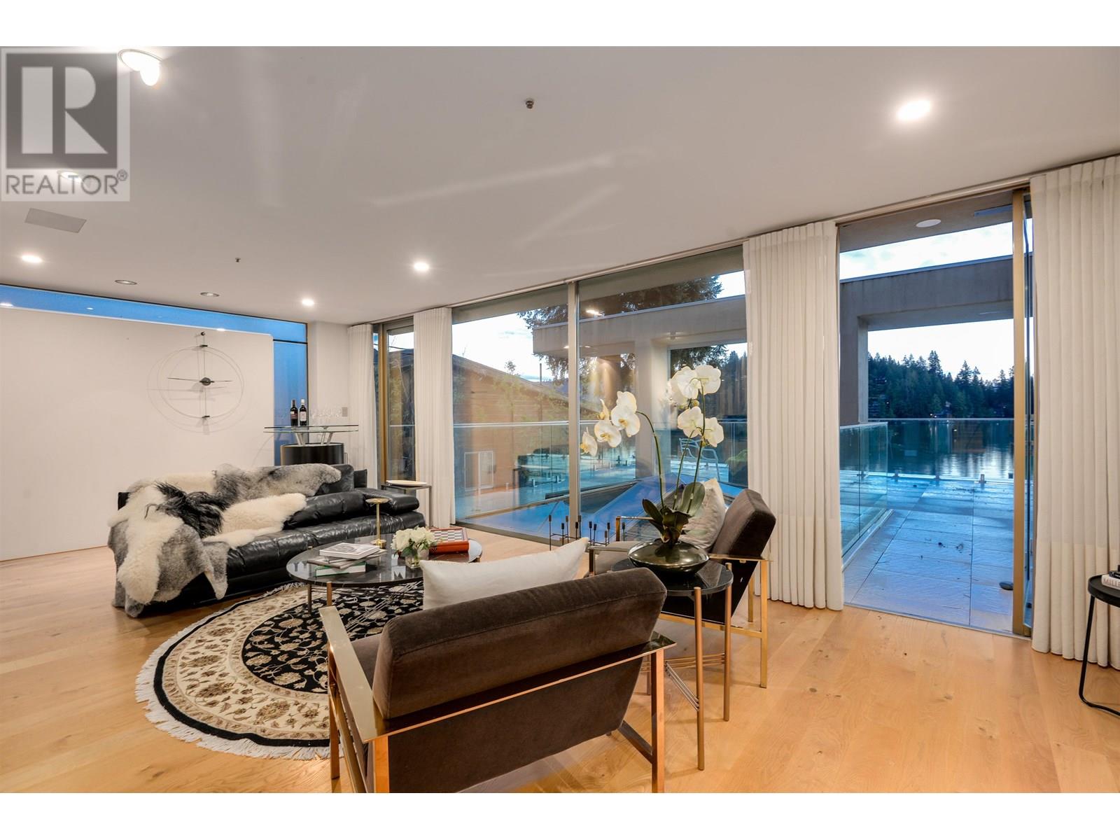2724 PANORAMA DRIVE, North Vancouver