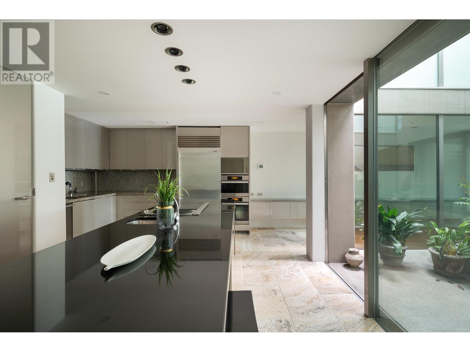 2724 PANORAMA DRIVE, North Vancouver
