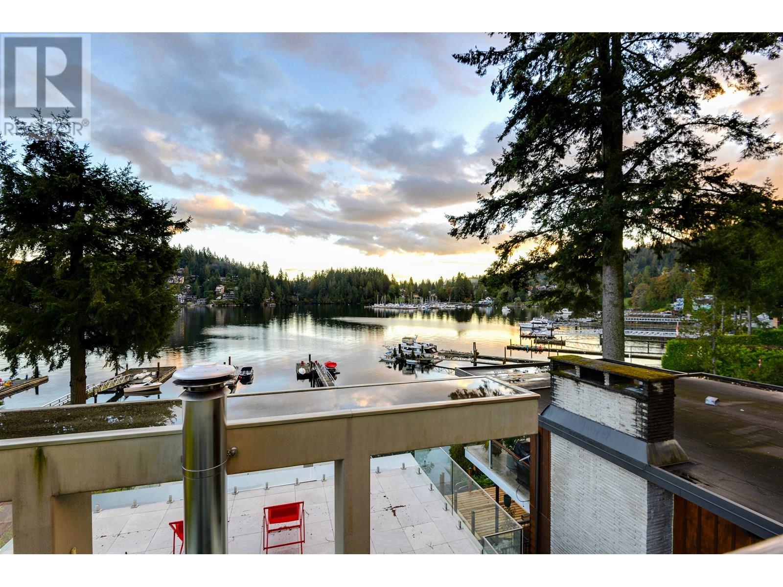 2724 PANORAMA DRIVE, North Vancouver