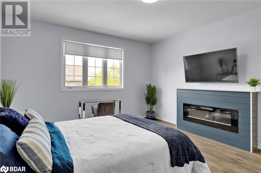 Photo 18 of 105 White Sands Way, Wasaga Beach ON