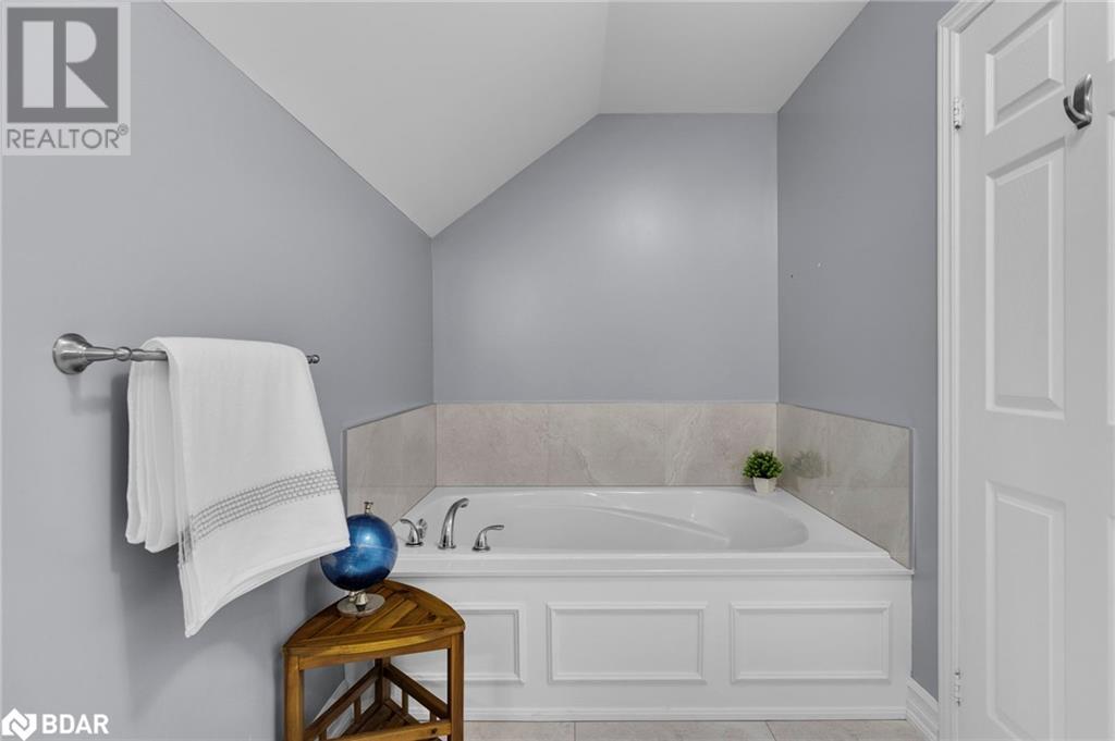 Photo 26 of 105 White Sands Way, Wasaga Beach ON