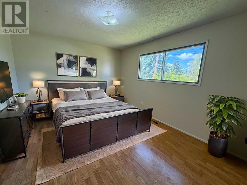 Photo 2 of 4206 4208 44 Street, Ponoka AB