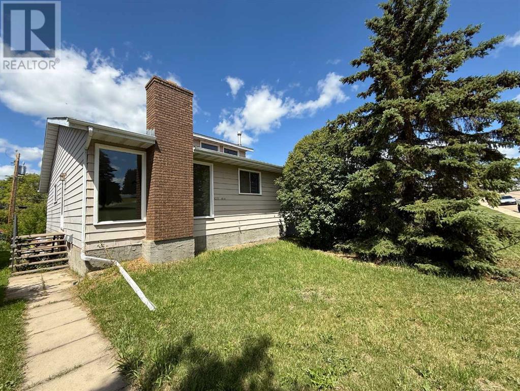 Photo 9 of 4206 4208 44 Street, Ponoka AB