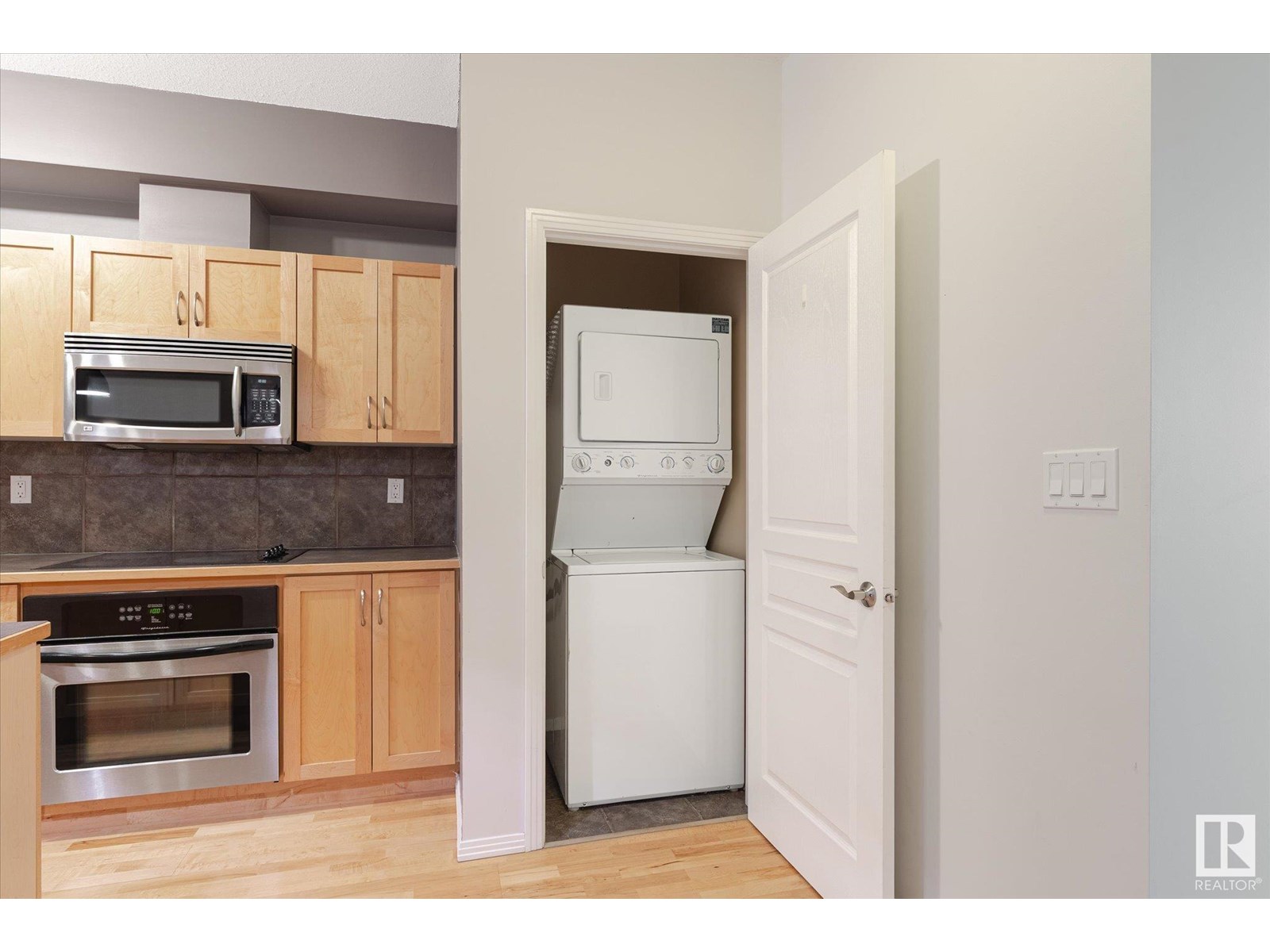Photo 18 of 511 10503 98 Av Nw, Edmonton AB