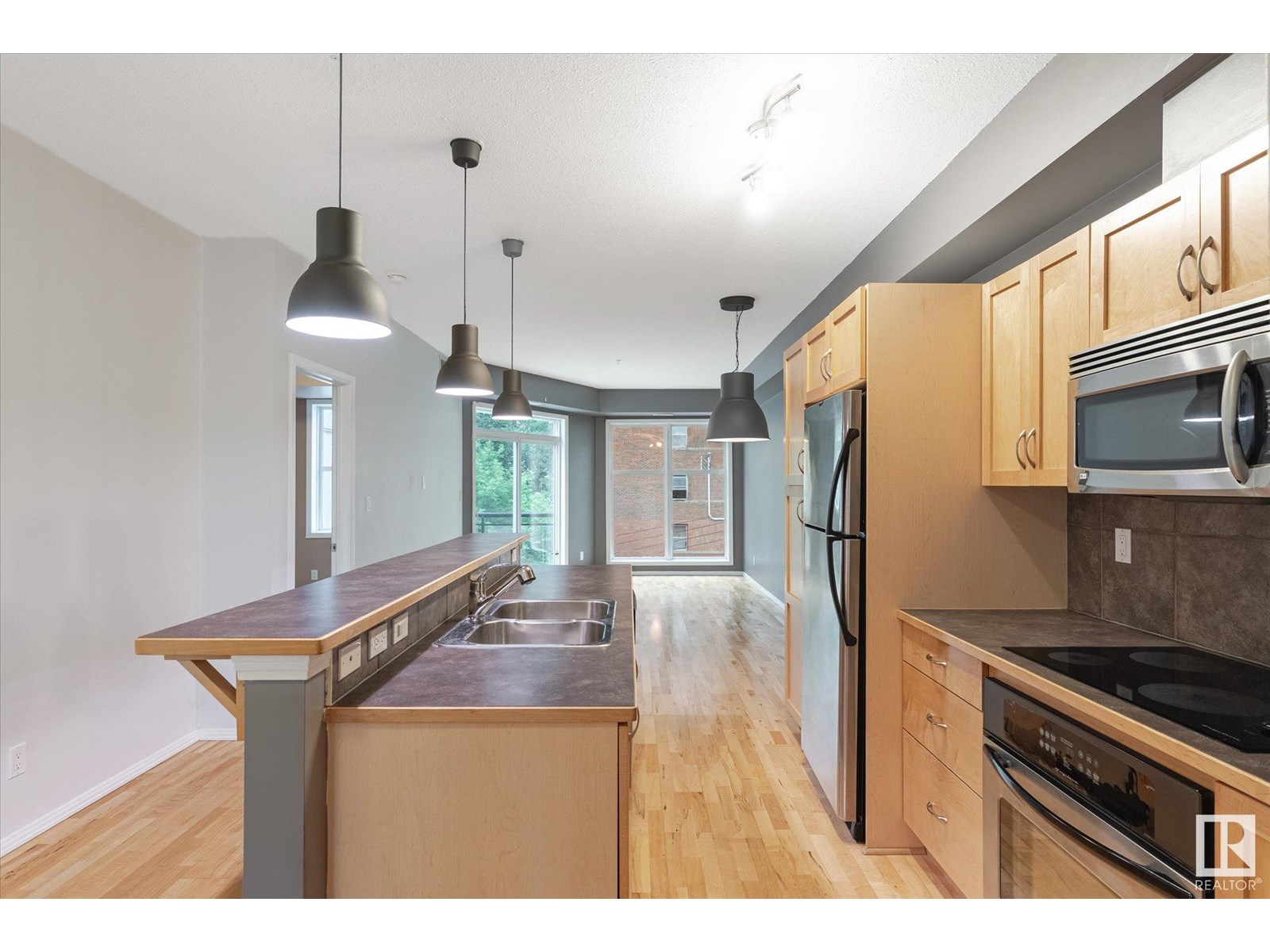 Photo 6 of 511 10503 98 Av Nw, Edmonton AB