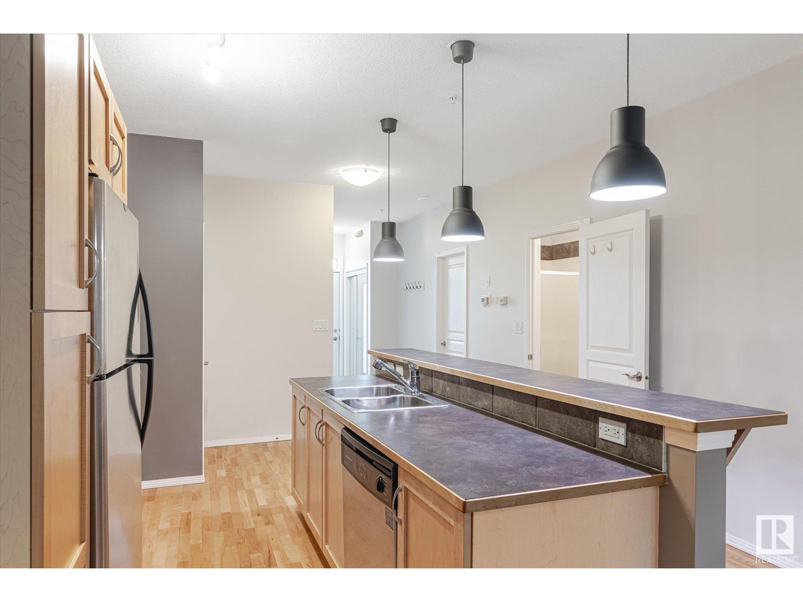 Photo 8 of 511 10503 98 Av Nw, Edmonton AB