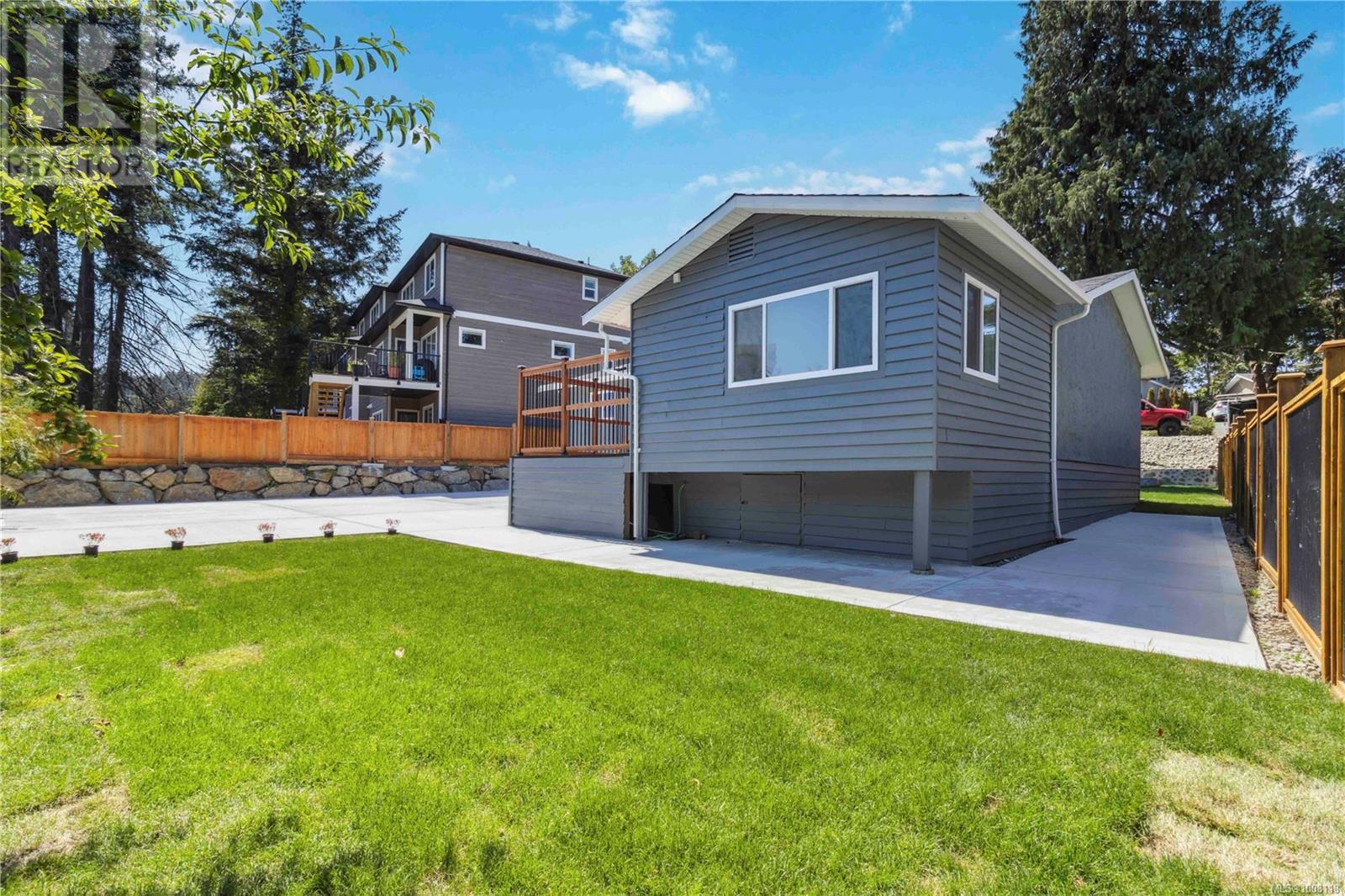 Photo 25 of 964 Loch Glen Pl, Langford BC