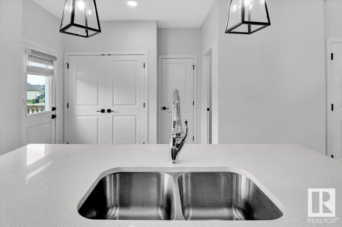 Photo 11 of 9480 Colak Ln Sw, Edmonton AB
