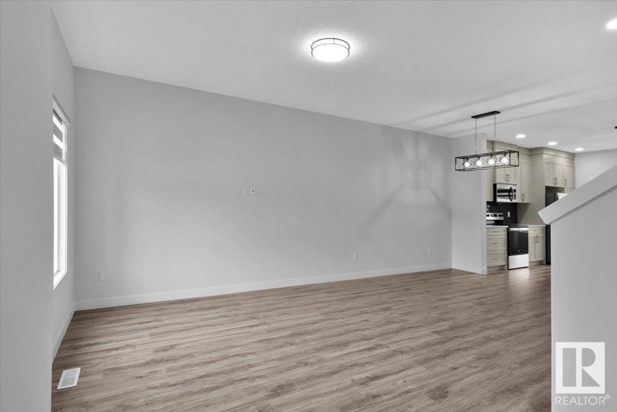Photo 4 of 9480 Colak Ln Sw, Edmonton AB