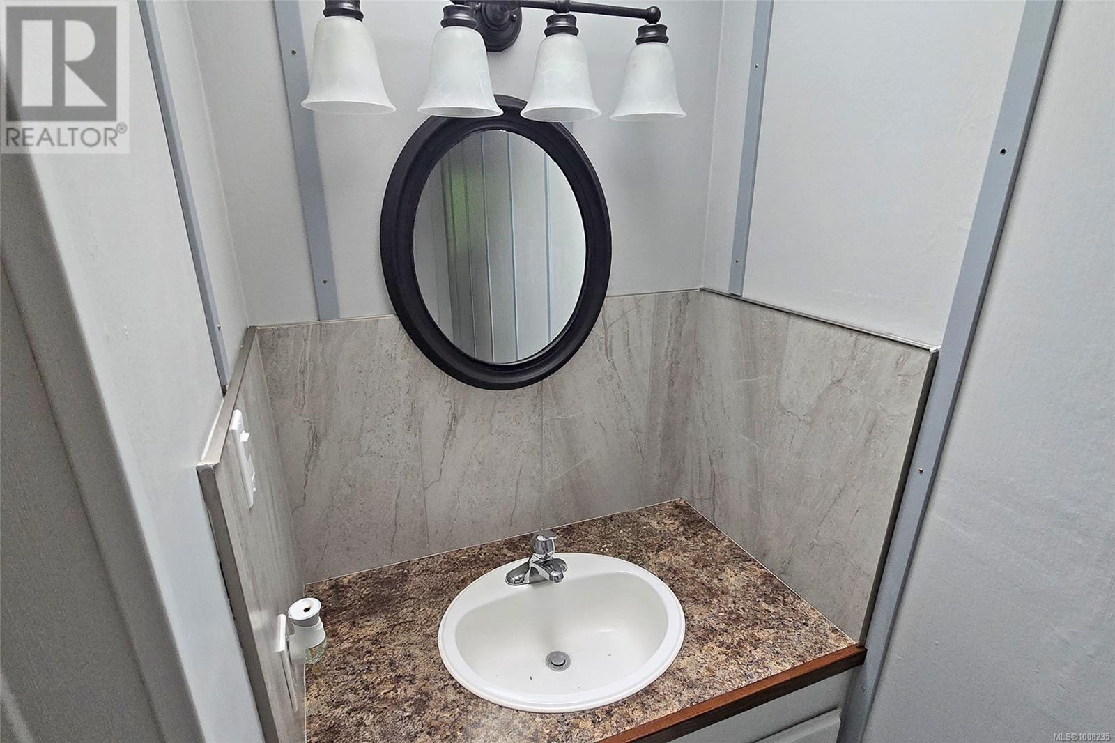 1 Seekah Landing, Port Alberni