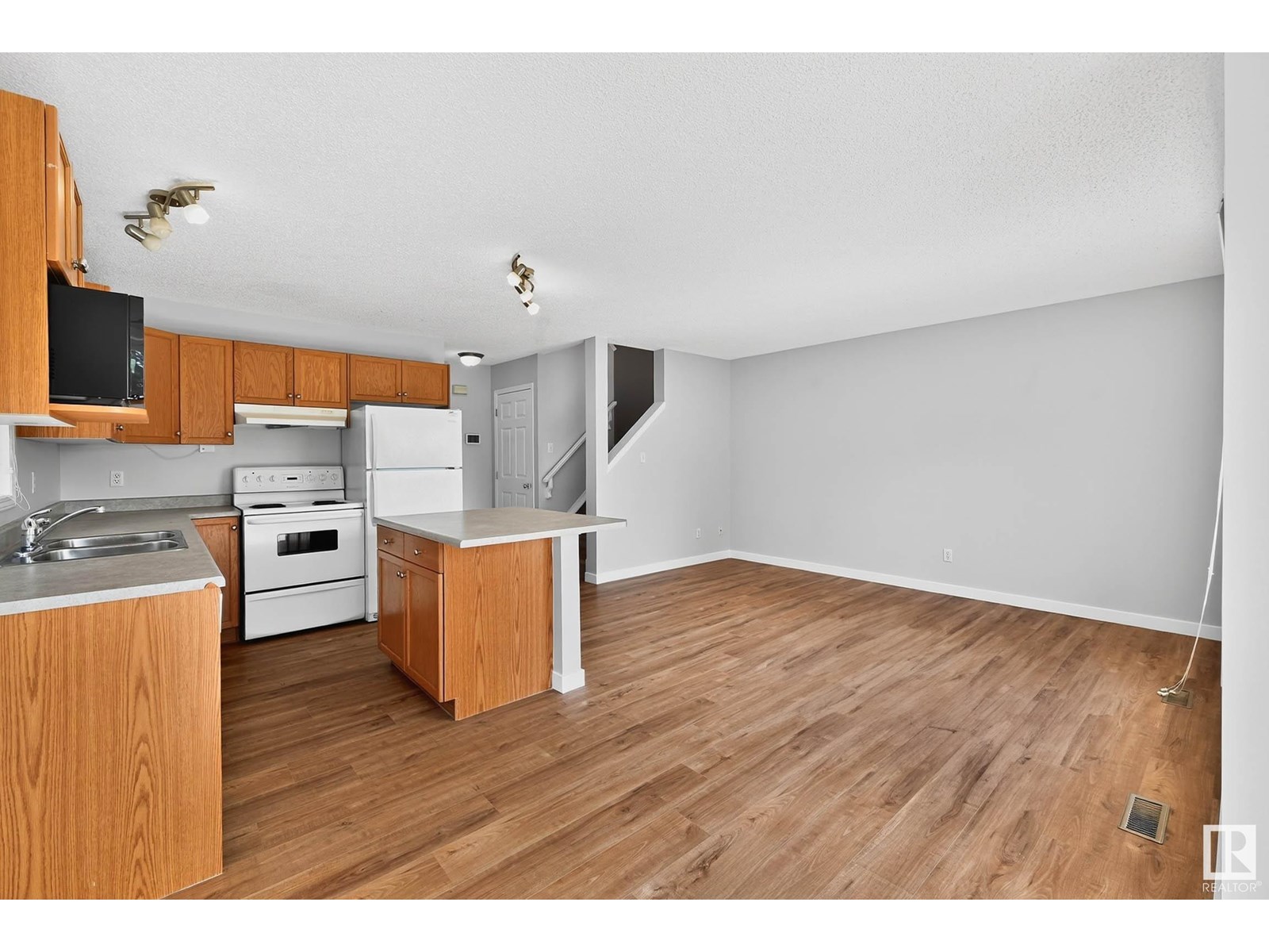 Photo 16 of 3 2021 Grantham Co Nw, Edmonton AB