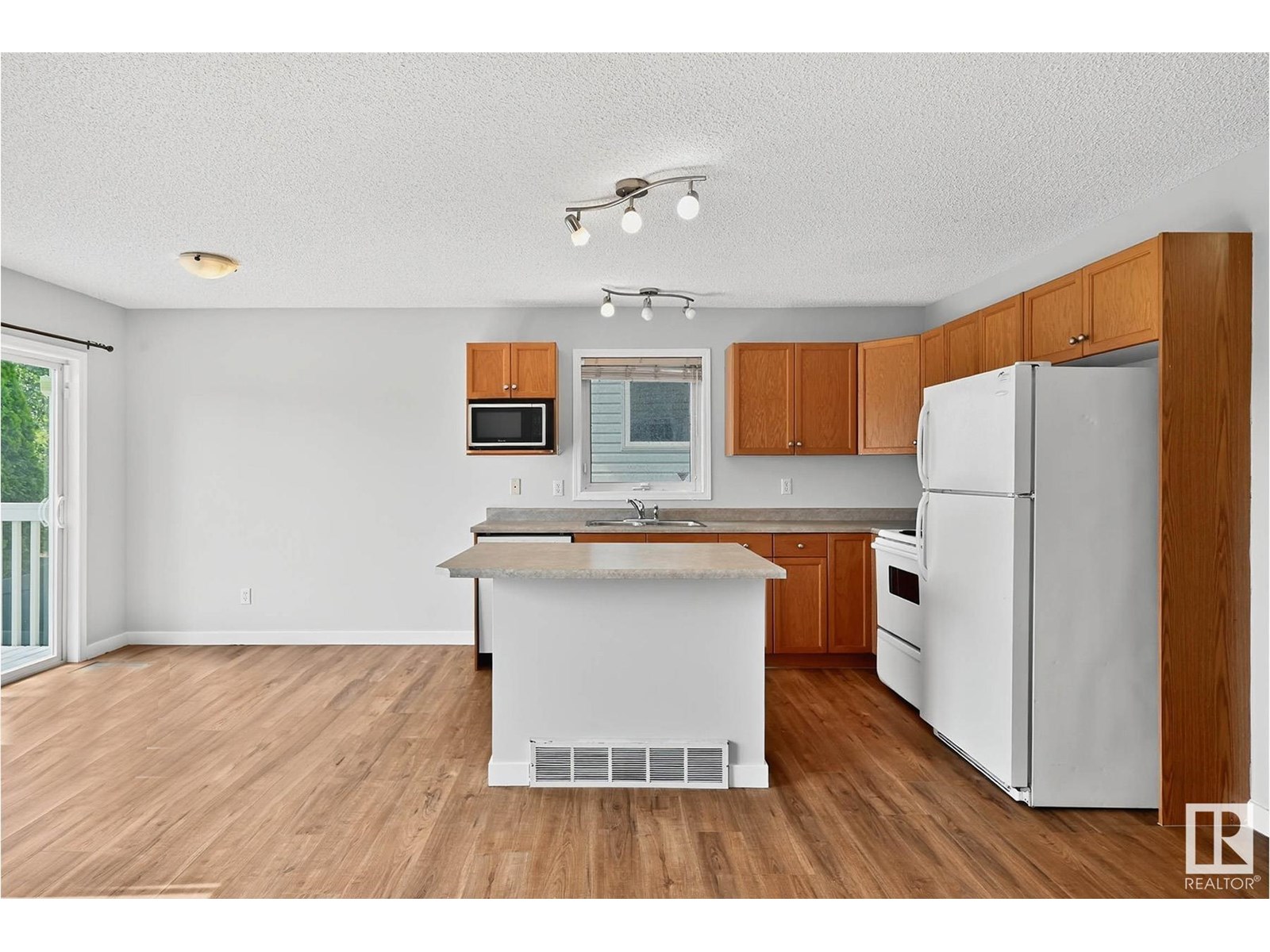 Photo 10 of 3 2021 Grantham Co Nw, Edmonton AB