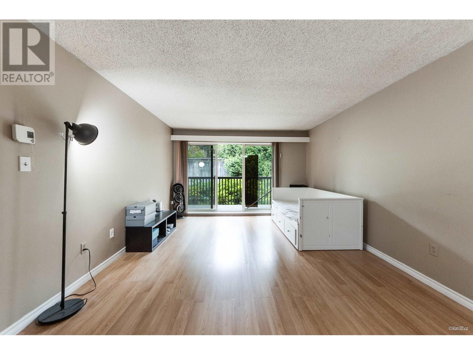 Photo 10 of 320 9857 Manchester Drive, Burnaby BC