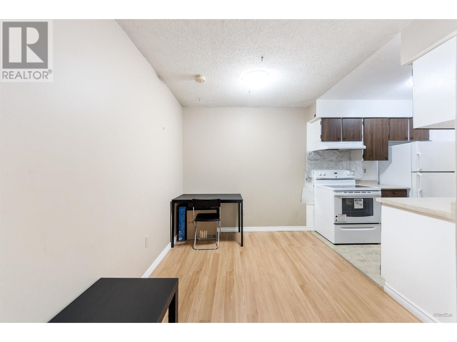 Photo 8 of 320 9857 Manchester Drive, Burnaby BC