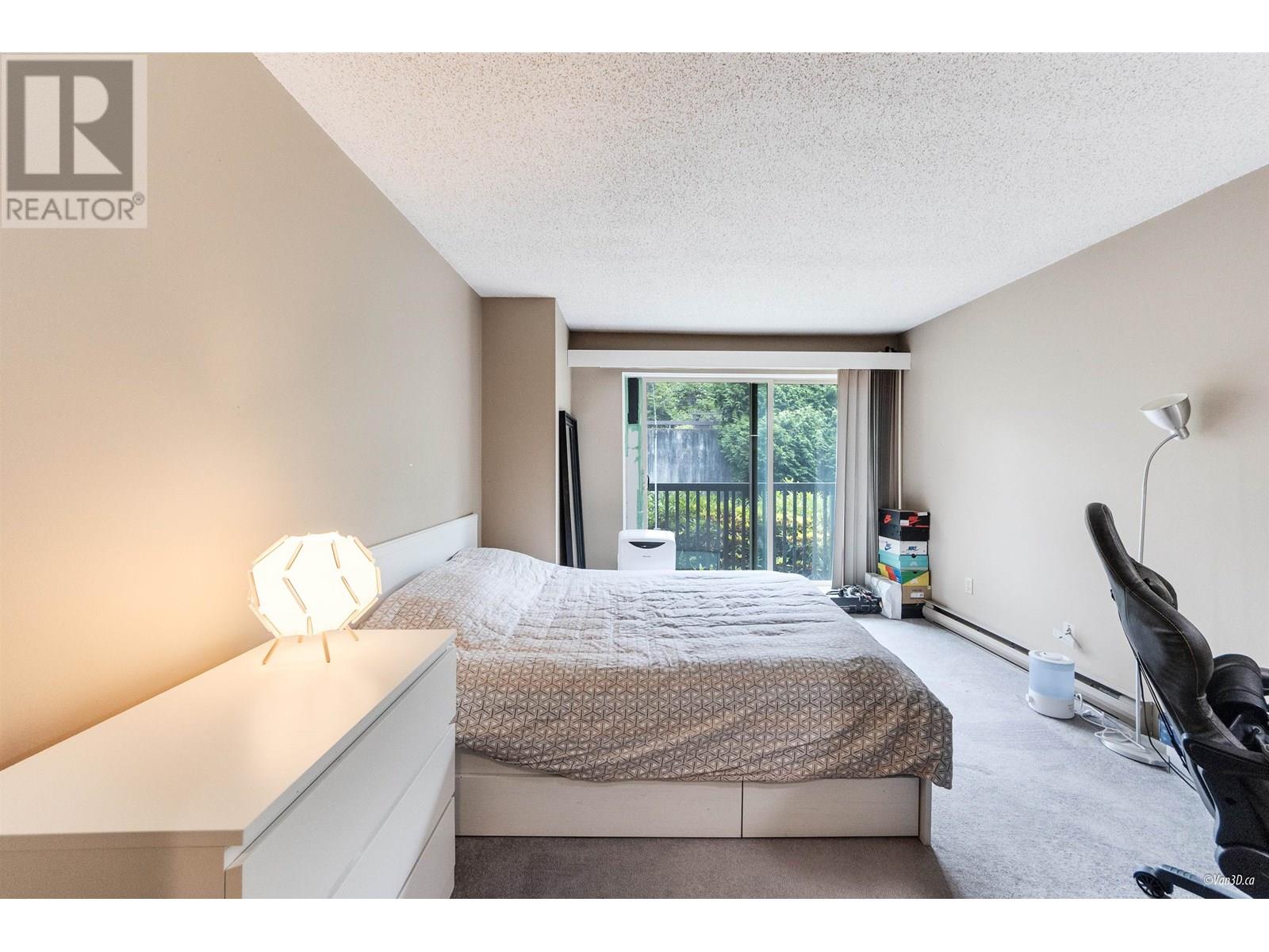 Photo 1 of 320 9857 Manchester Drive, Burnaby BC