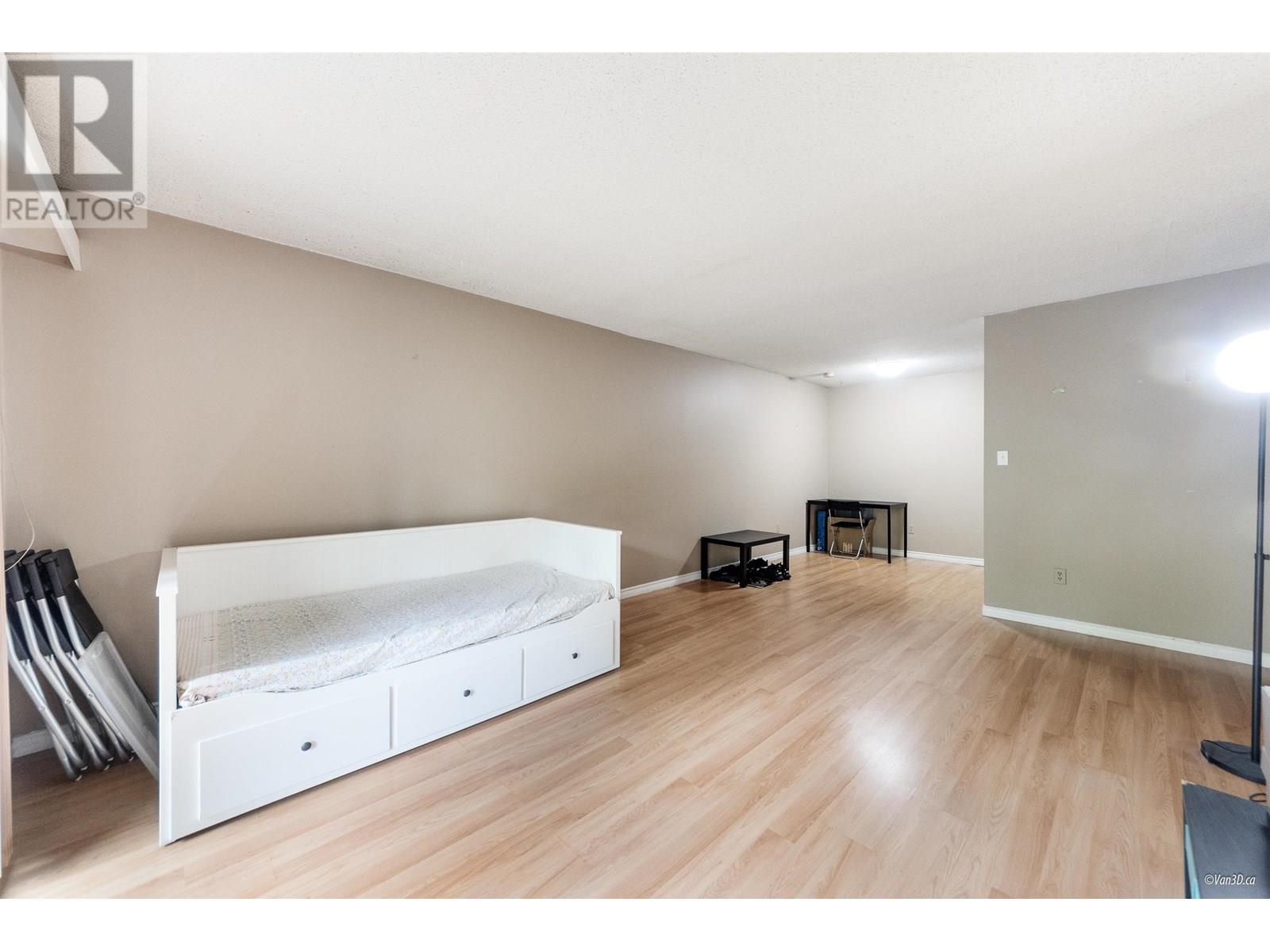 Photo 13 of 320 9857 Manchester Drive, Burnaby BC