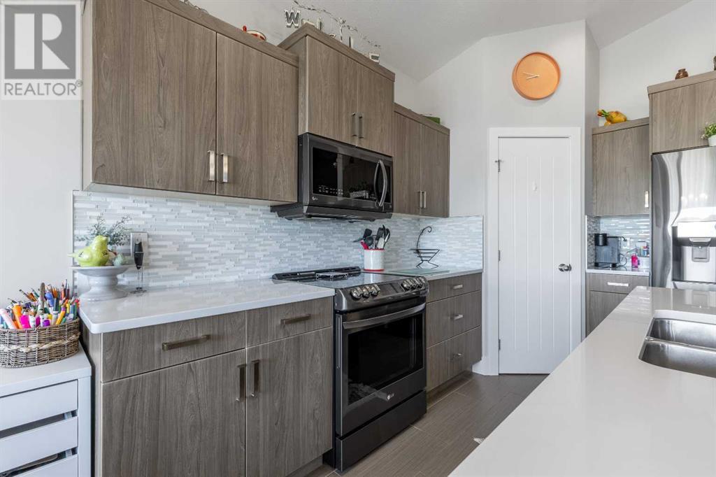 Photo 8 of 5401 43 Street, Taber AB
