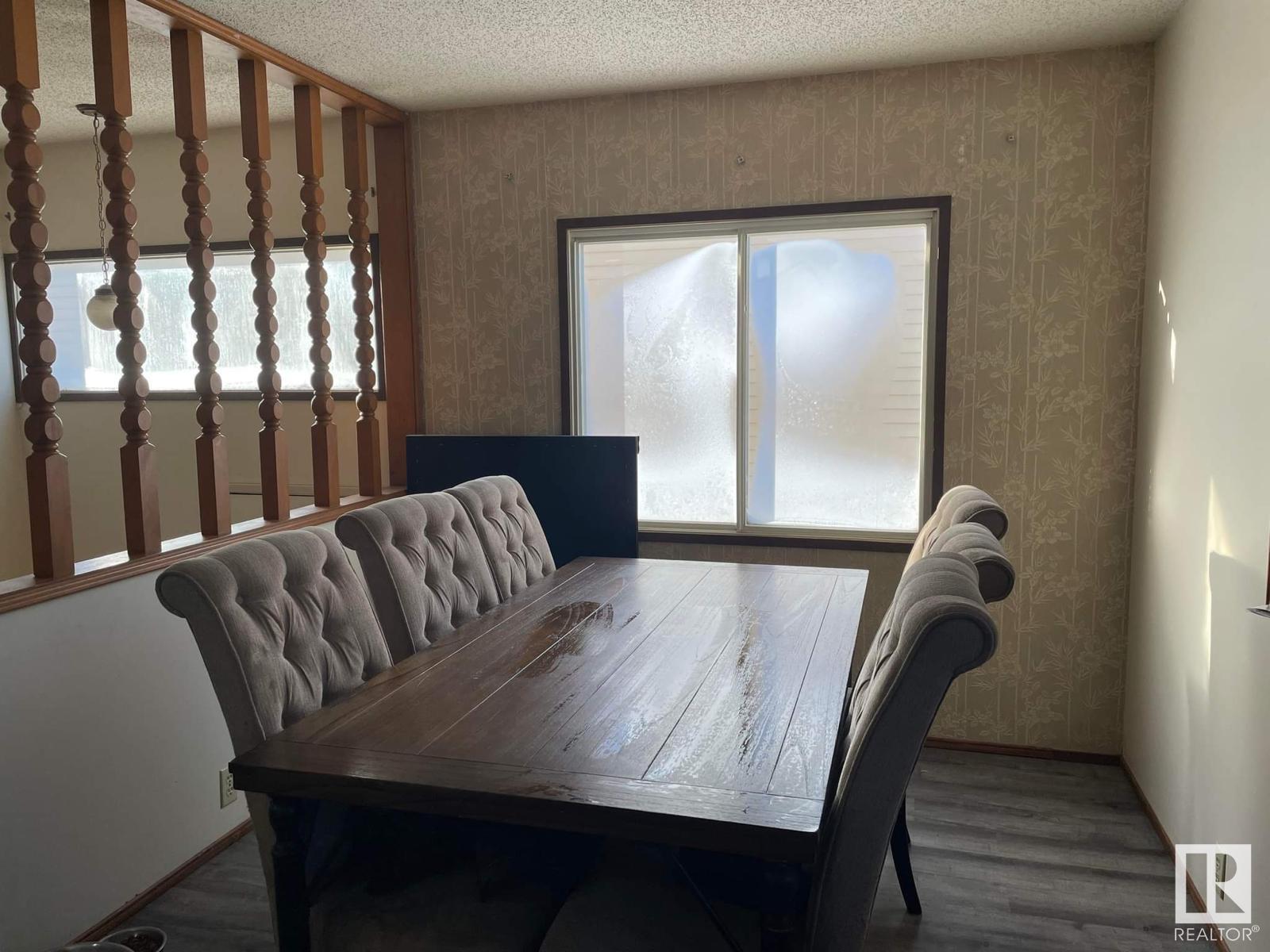 Photo 6 of 5313 21 Av Nw Nw, Edmonton AB