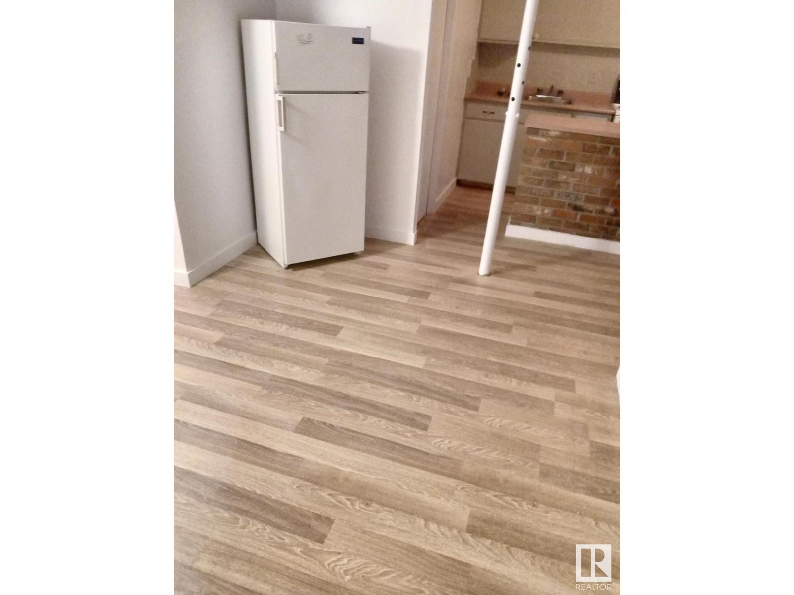 Photo 10 of 5313 21 Av Nw Nw, Edmonton AB