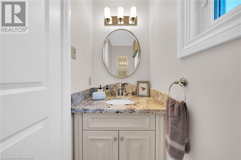 Photo 6 of 12 Vance Crescent, Waterdown ON
