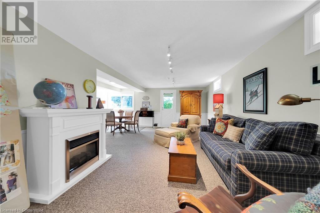 Photo 35 of 12 Vance Crescent, Waterdown ON