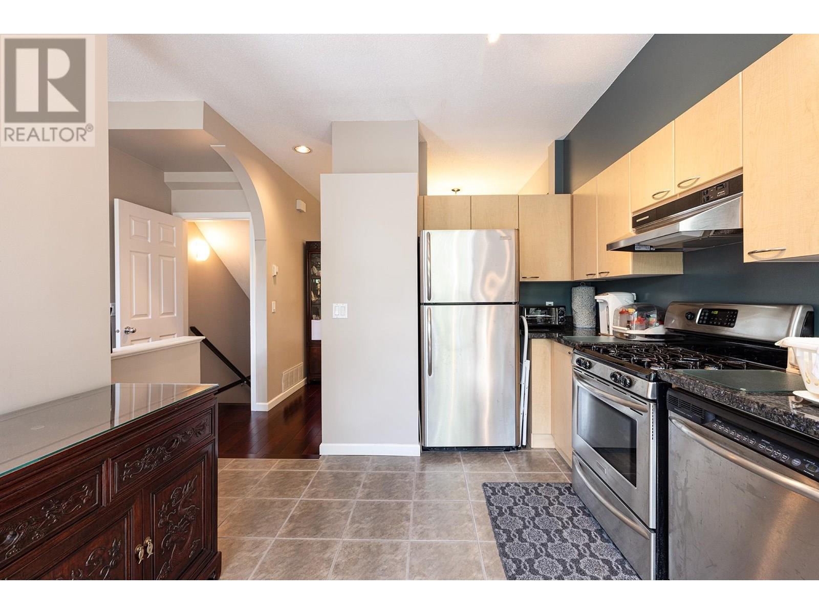 Photo 2 of 28 3711 Robson Court, Richmond BC