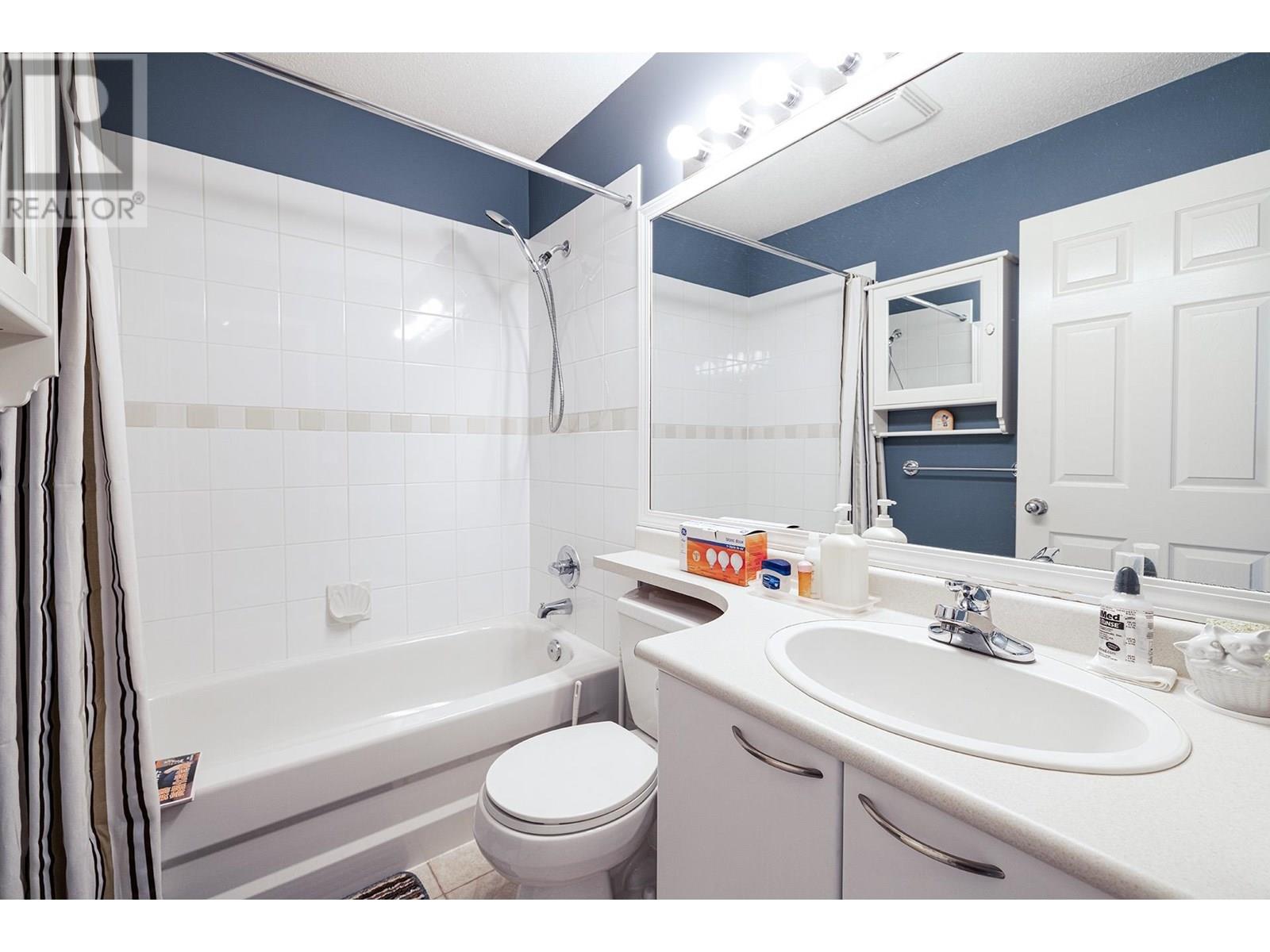 Photo 8 of 28 3711 Robson Court, Richmond BC