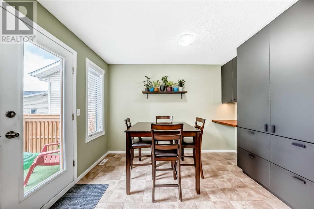 26 Shawglen Way SW, Calgary, Alberta
