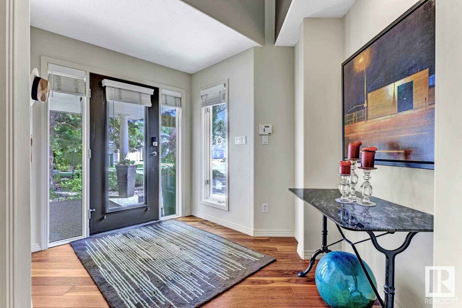 Photo 4 of 112 Weaver Dr Nw, Edmonton AB