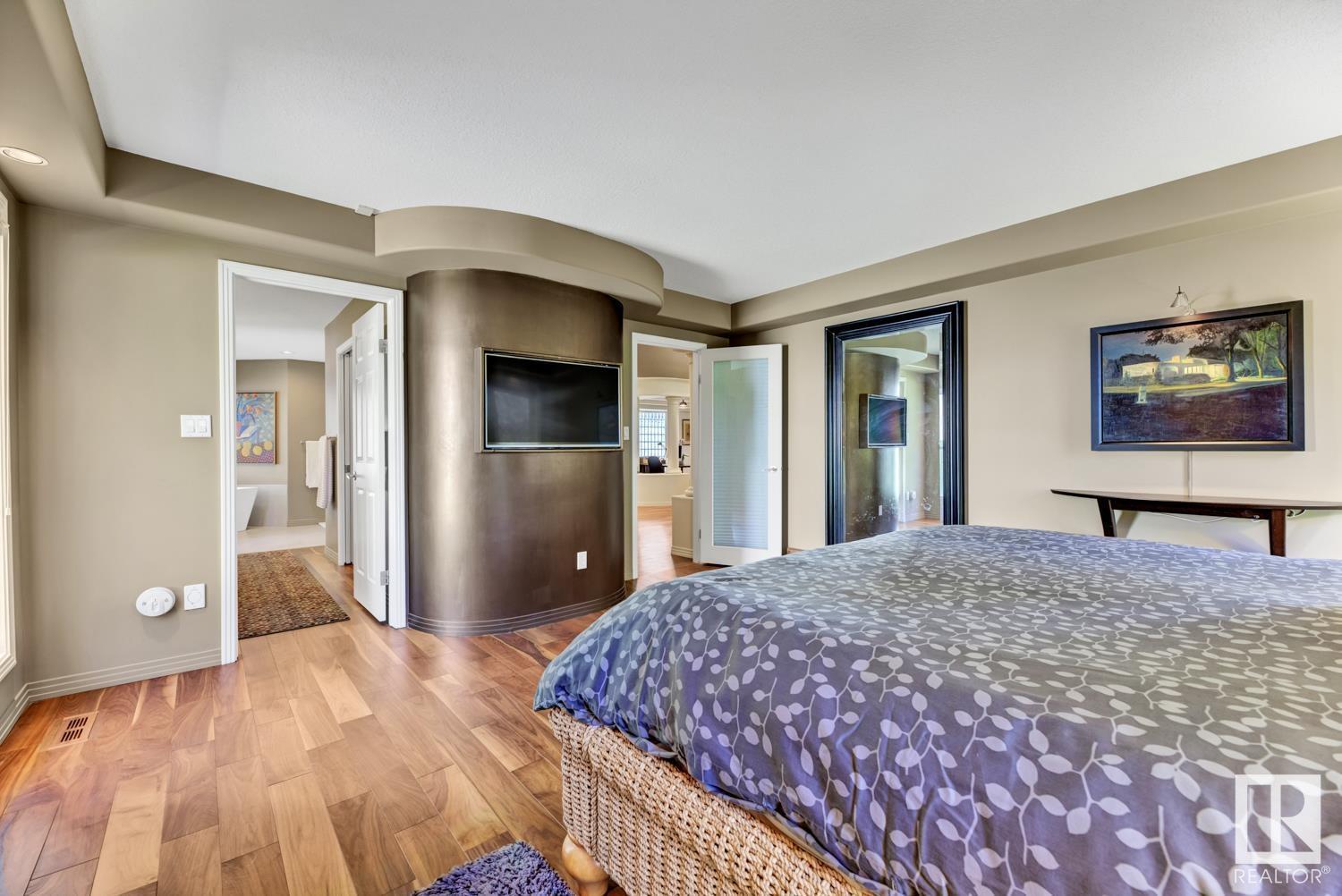 Photo 23 of 112 Weaver Dr Nw, Edmonton AB