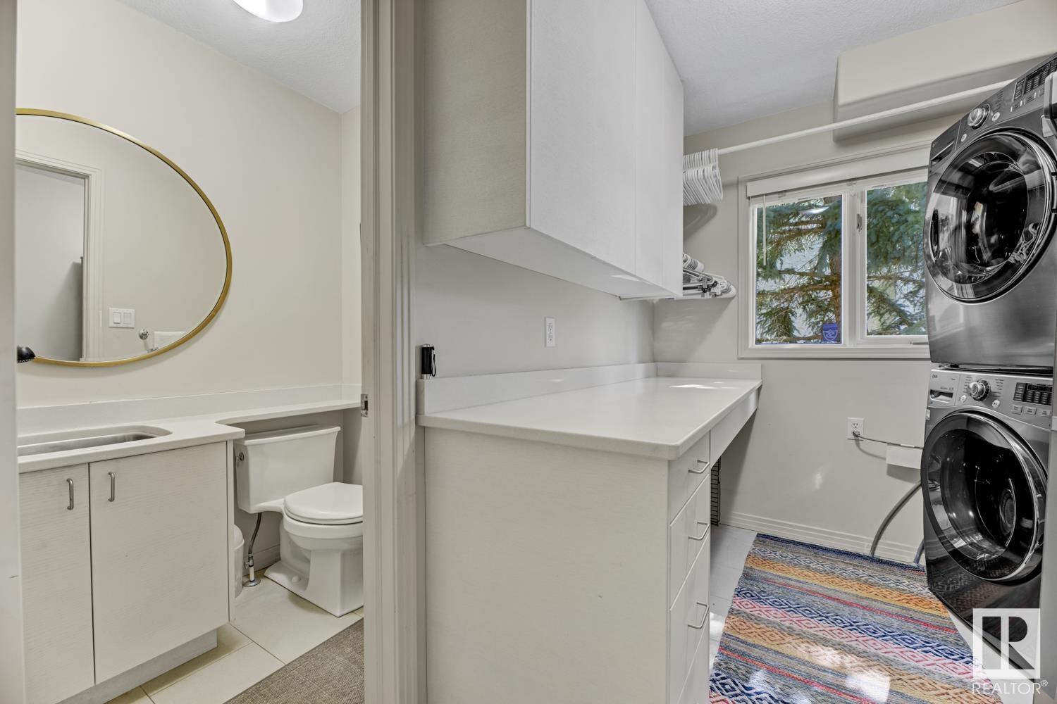 Photo 2 of 112 Weaver Dr Nw, Edmonton AB