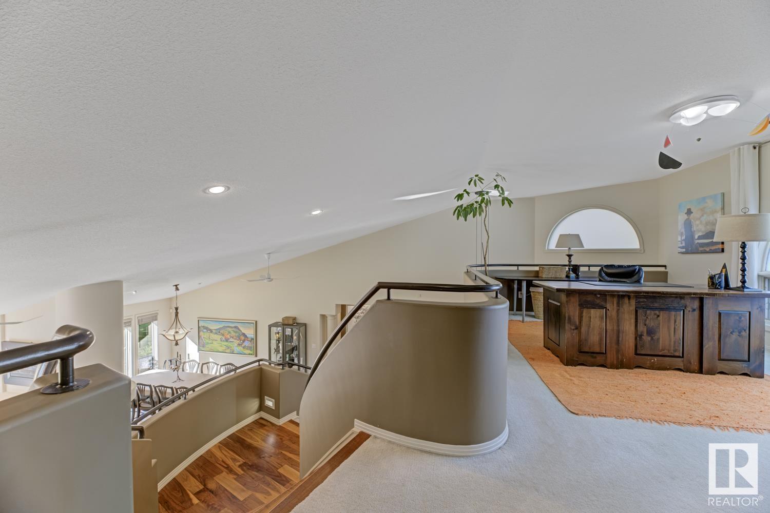 Photo 3 of 112 Weaver Dr Nw, Edmonton AB