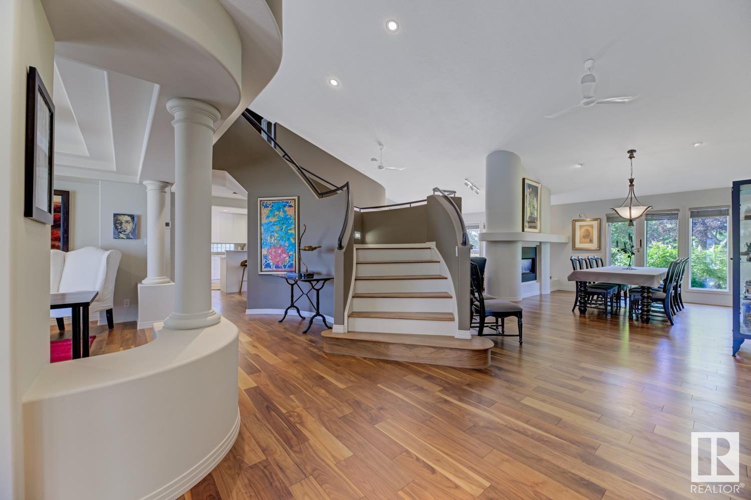 Photo 16 of 112 Weaver Dr Nw, Edmonton AB