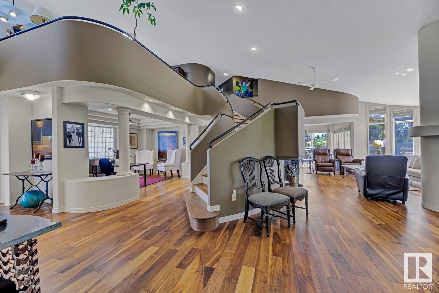 Photo 13 of 112 Weaver Dr Nw, Edmonton AB