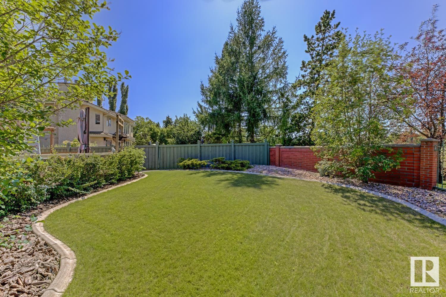 Photo 12 of 112 Weaver Dr Nw, Edmonton AB