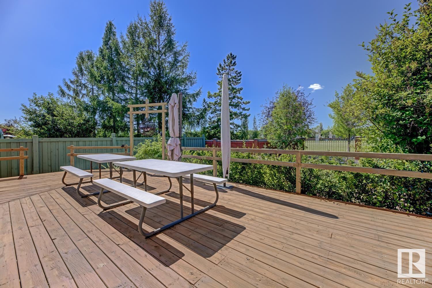 Photo 24 of 112 Weaver Dr Nw, Edmonton AB