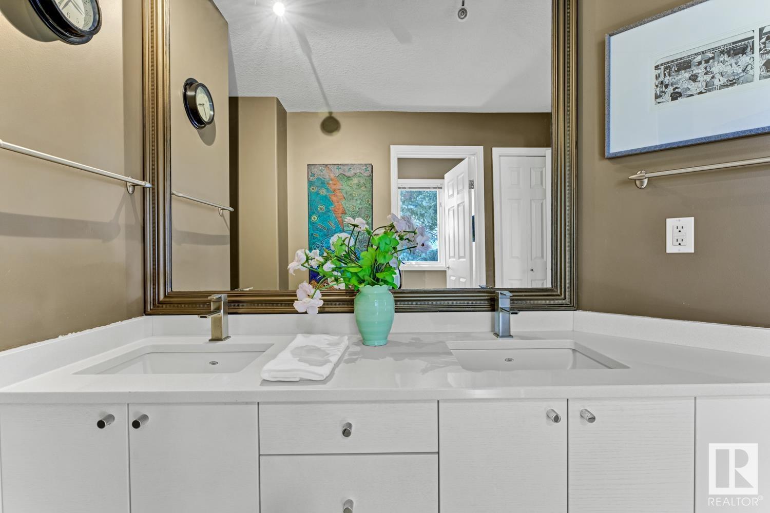Photo 57 of 112 Weaver Dr Nw, Edmonton AB