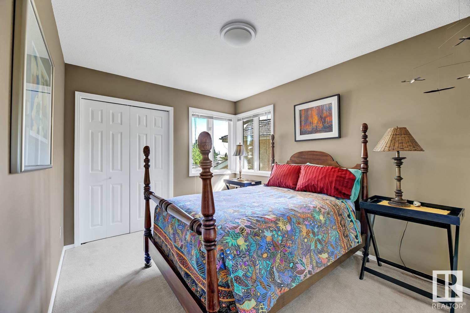 Photo 7 of 112 Weaver Dr Nw, Edmonton AB