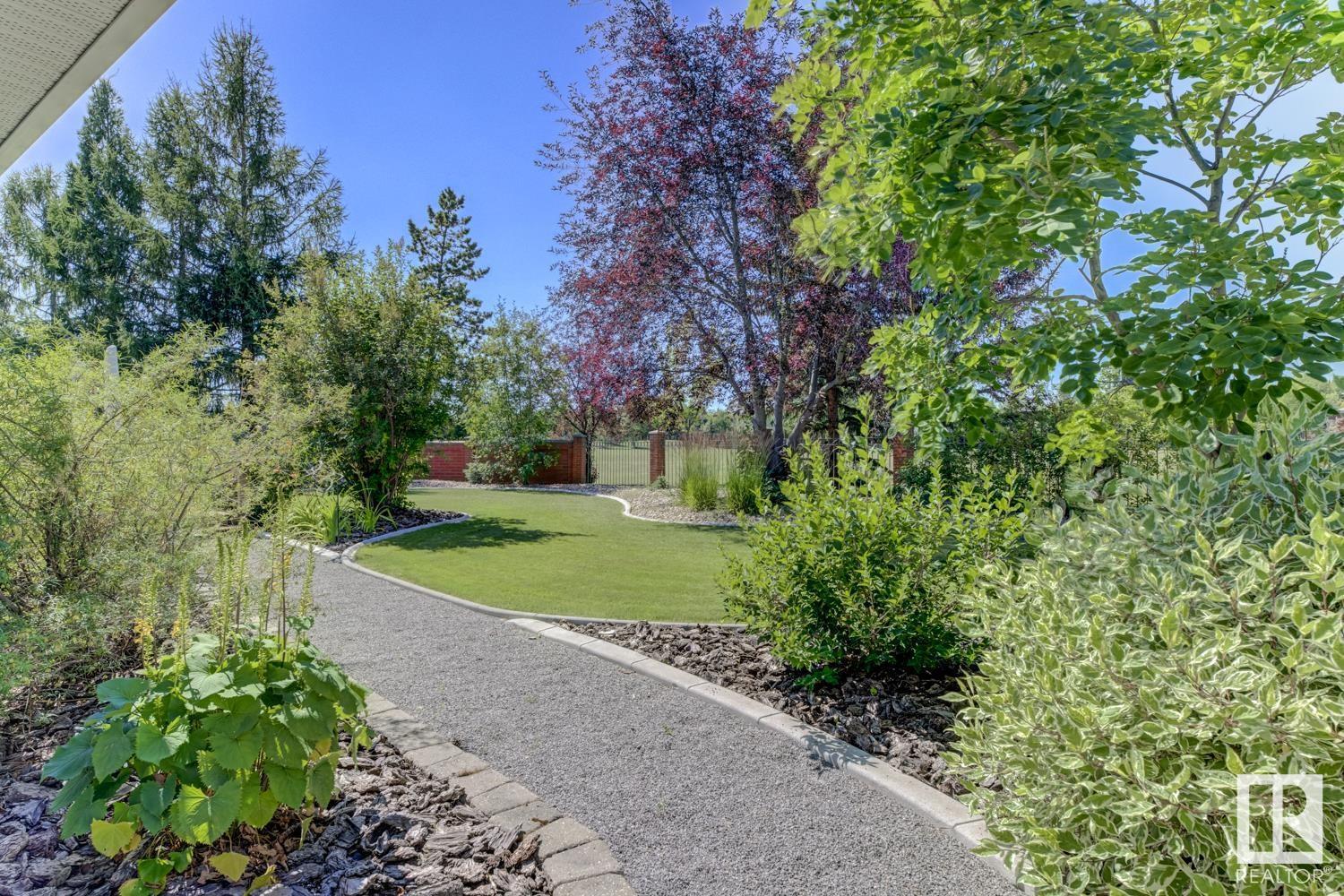Photo 36 of 112 Weaver Dr Nw, Edmonton AB