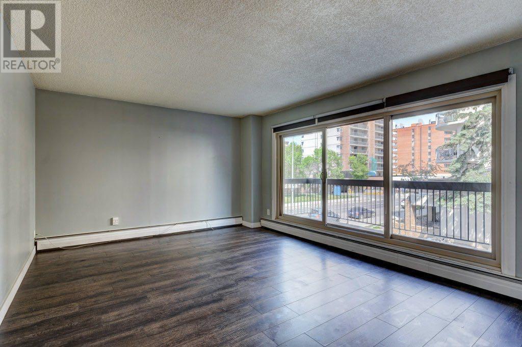 Single Family House for Sale in    Avenue SW Beltline Calgary 