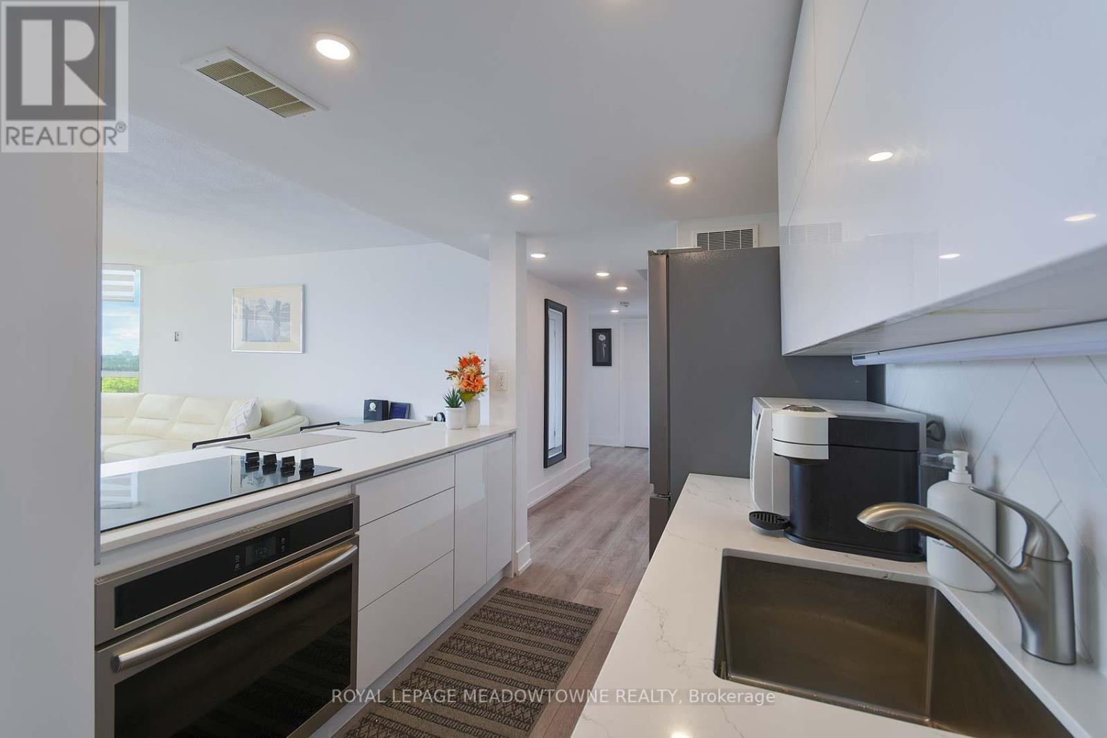 Photo 16 of 805 1333 Bloor Street, Mississauga ON