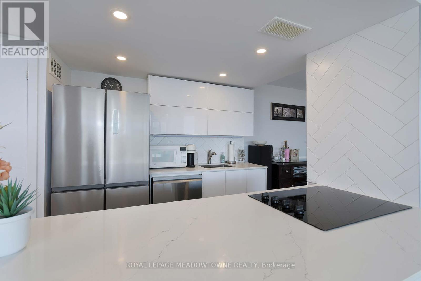 Photo 9 of 805 1333 Bloor Street, Mississauga ON