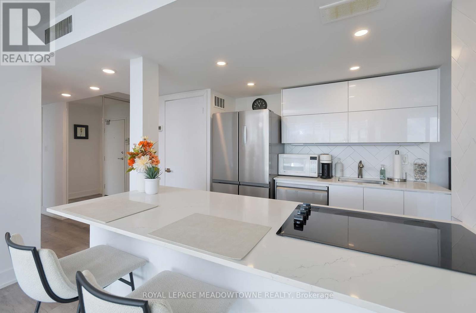 Photo 14 of 805 1333 Bloor Street, Mississauga ON