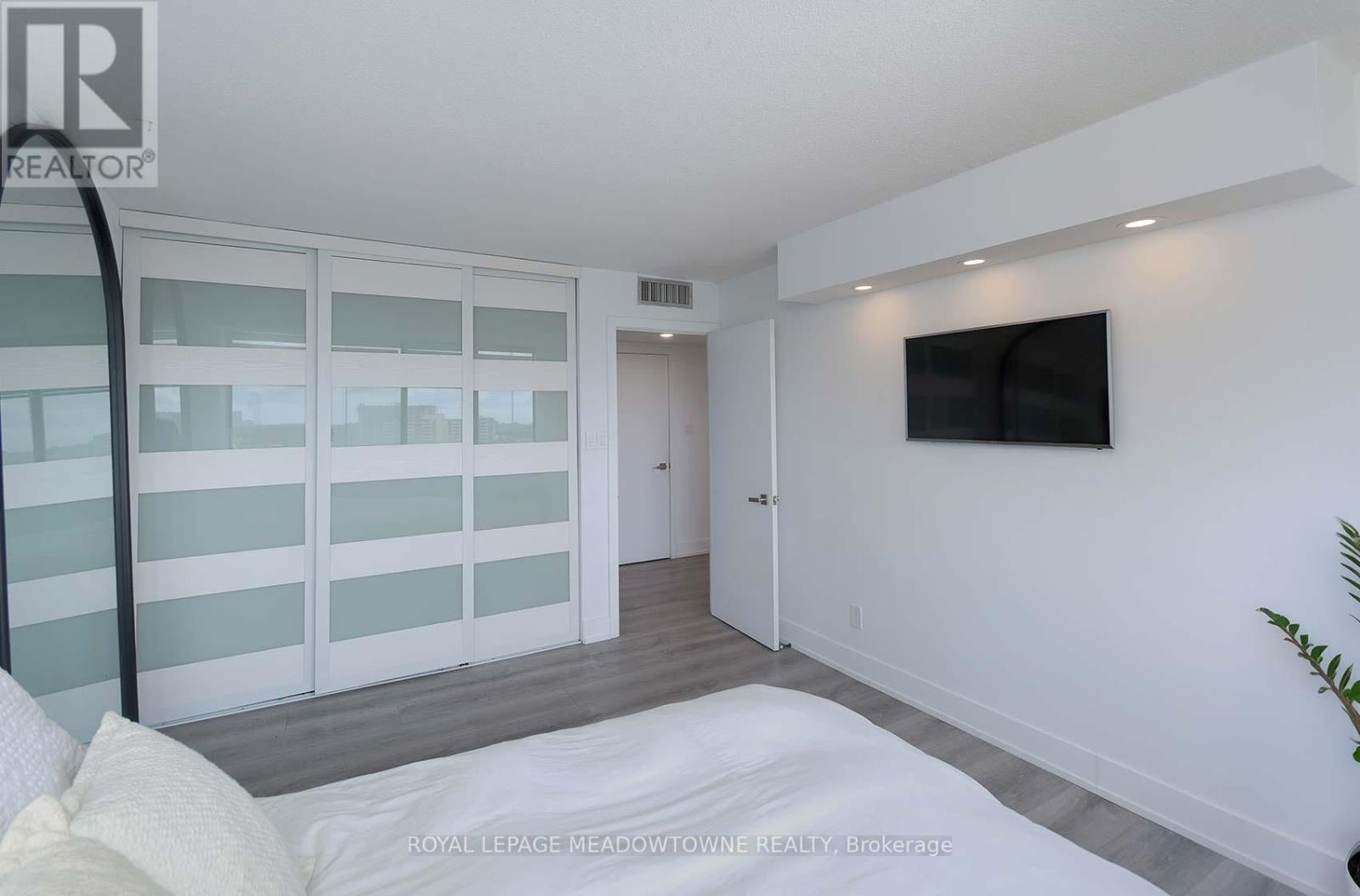 Photo 46 of 805 1333 Bloor Street, Mississauga ON