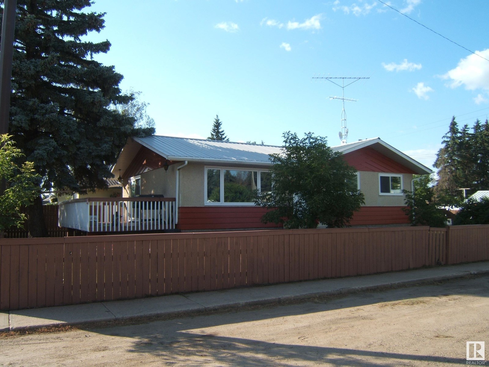 Photo 19 of 5102 52 St, Willingdon AB