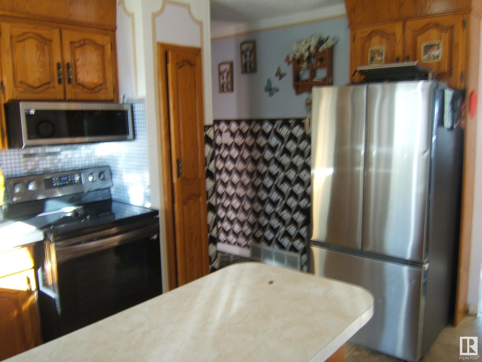 Photo 26 of 5102 52 St, Willingdon AB